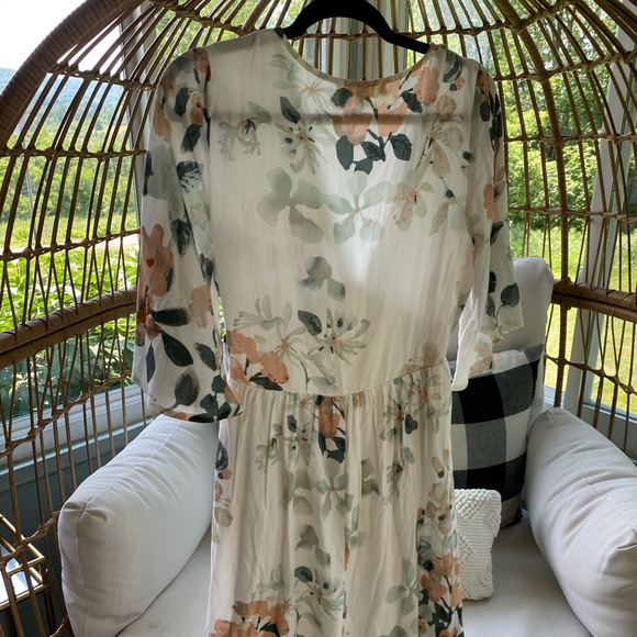 Cream and floral VICI dress - Picture 6 of 6